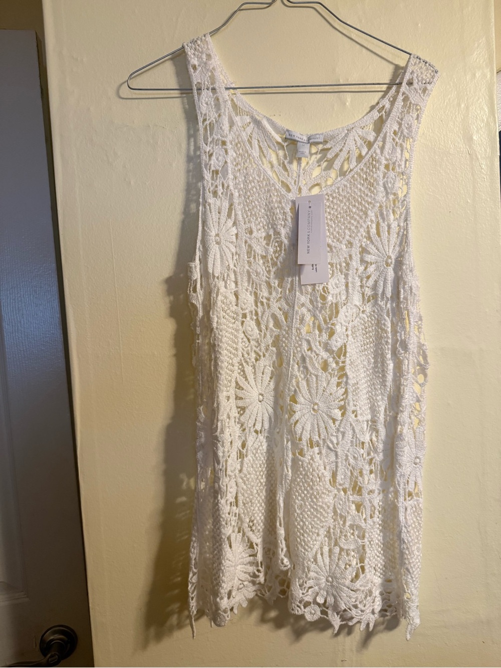 New with tag New York and company medium